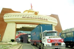 Vietnam, Laos sign protocol on adjustment of good transit deal