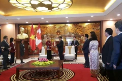 Hanoi leader receives Canada’s Ontario Premier, Pakistani guest