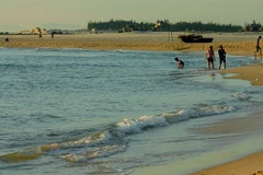 Quang Tri beach tourism recovers from environmental incident