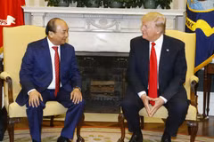 PM Phuc, President Trump talk ways to advance Vietnam-US ties