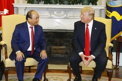 PM Phuc, President Trump talk ways to advance Vietnam-US ties
