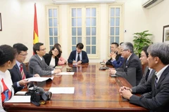 Deputy PM receives leader of Japan’s Asahi Shimbun