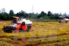 Vietnam earns 27.3 bln USD from export in two months 