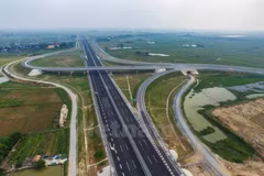 Da Nang woos 15 projects in industrial, high-tech parks