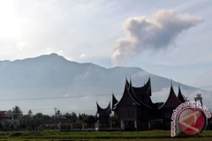 Indonesia: Marapi volcano in West Sumatra erupts
