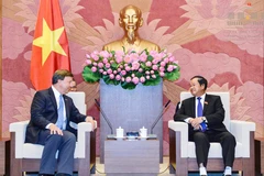 NA Vice Chairman Do Ba Ty greets US congress officials