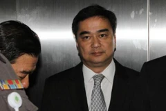 Thai government targets politicians over taxes