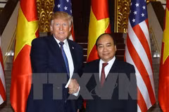 PM Nguyen Xuan Phuc meets President Trump in Hanoi