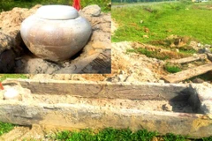 Ancient treetrunk coffin unearthed in Ha Tinh province