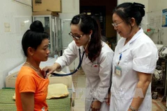 Young doctors volunteer to work in poor districts