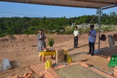 Conflict continues over the razed king wife’s tomb