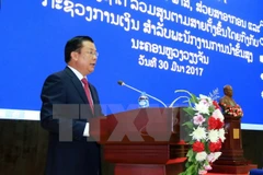 Vietnam, Laos talk financial management experience
