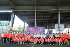 Vietnamese, Lao security officers strengthen friendship 