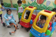 HCM City plans to increase salary for kindergarten teachers