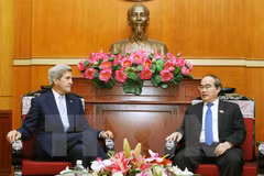 Kerry wants to help HCM City attract foreign investment
