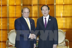 President holds bilateral meetings on fringes of Belt and Road Forum