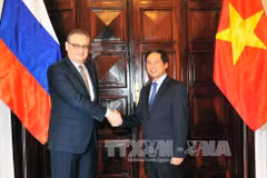 Vietnam, Russia hold strategic dialogue, political consultation 