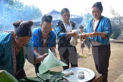 Enterprises help the poor enjoy Lunar New Year 