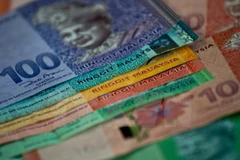 Malaysia considers taking measures to stablise ringgit