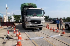 Despite crackdown, overloaded vehicles spotted