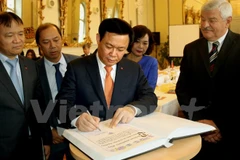 Deputy PM Vuong Dinh Hue’s activities in Slovakia 