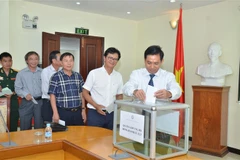Vietnamese Embassy in Cambodia raises funds for flood victims