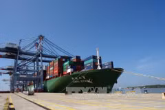 Ba Ria-Vung Tau: One more port receives large container ships