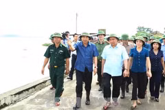 PM inspects flood response in Ninh Binh province 