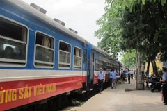 Railways announce extra trains for Tet 2018