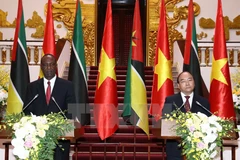 Mozambique calls for Vietnam’s investment at PMs’ talks