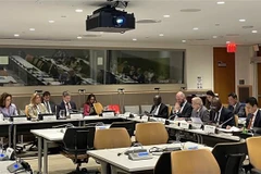 Ambassador Dang Hoang Giang (front row, far right), Permanent Representative of Vietnam to the UN, at the event on preventing attacks on water resources in armed conflicts and enhancing civilian protection, held in New York on May 23. (Photo: VNA)