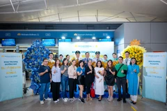 At the launch ceremony of Vietnam Airlines's inaugural flight from Vietnam to the Philippines on June 17. (Photo: VNA)