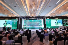 Deputy Governor of the State Bank of Vietnam Pham Tien Dung speaks at the event. (Photo: hanoimoi.vn)