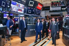 PM visits New York Stock Exchange, holds roundtable with CEOs of world leading firms
