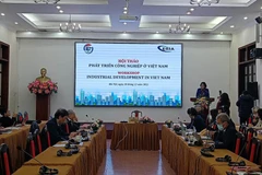 Workshop discusses ways for industrial development in Vietnam