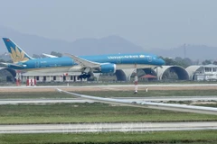 First repatriation flight from Ukraine lands in Hanoi