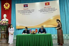Vietnamese, Cambodian localities step up cooperation