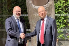 Vietnam seeks stronger partnership with France's Nice city