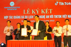 Programme promotes Nghe An’s maritime tourism, specialities