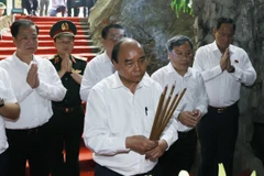 State leader pays tribute to heroes, martyrs in Quang Binh province