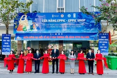 Ha Long-based shop displays innovative solutions for plastic pollution reduction