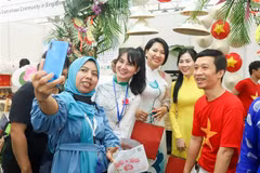 Vietnamese community in Singapore join International Migrants Day celebration