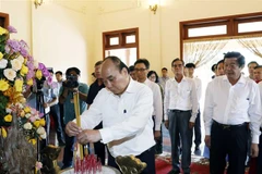 President Nguyen Xuan Phuc pays tribute to former PM Vo Van Kiet