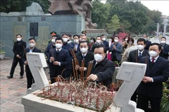 Hanoi’s Party officials pay tribute to King Quang Trung