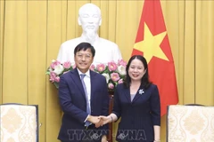 State leader welcomes President, CEO of AIA