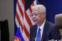 Malaysian PM begins official visit to Vietnam