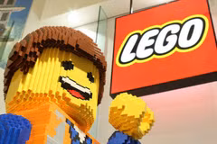 LEGO vows to speed up 1 billion USD project in Binh Duong