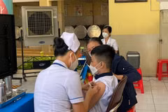 Nearly 99% of HCM City residents have antibodies from COVID-19 infection: study