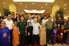 Party chief meets revolution contributors