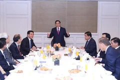 PM receives OV, US businessmen, scholars